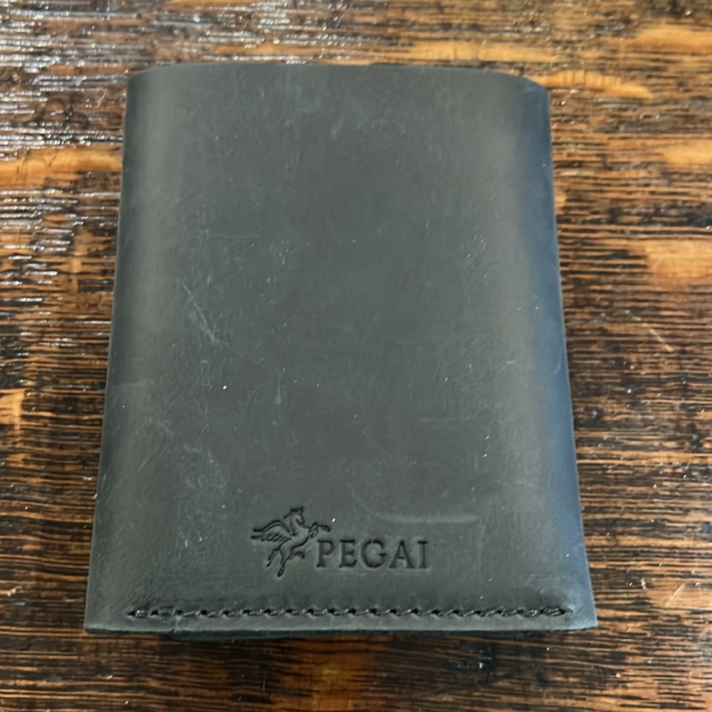 Pegai Men’s Black Trifold Leather Wallet